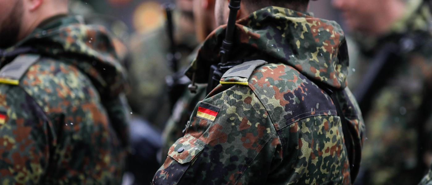 A picture shows a group of soldiers in uniform. Quelle: MoiraM/stock.adobe.com. A picture shows a group of soldiers in uniform. Quelle: MoiraM/stock.adobe.com.